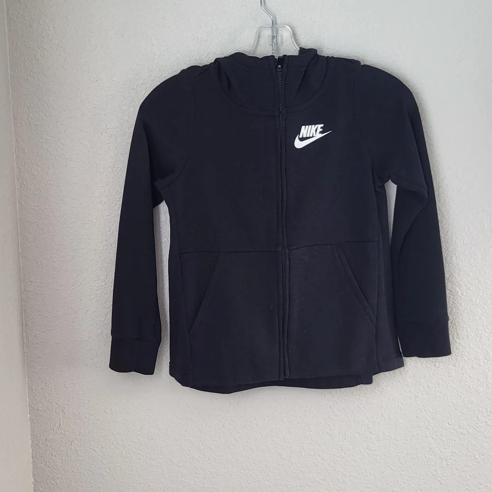 Nike Zip Up Black Hoodie Youth Size Small with Front Pockets
